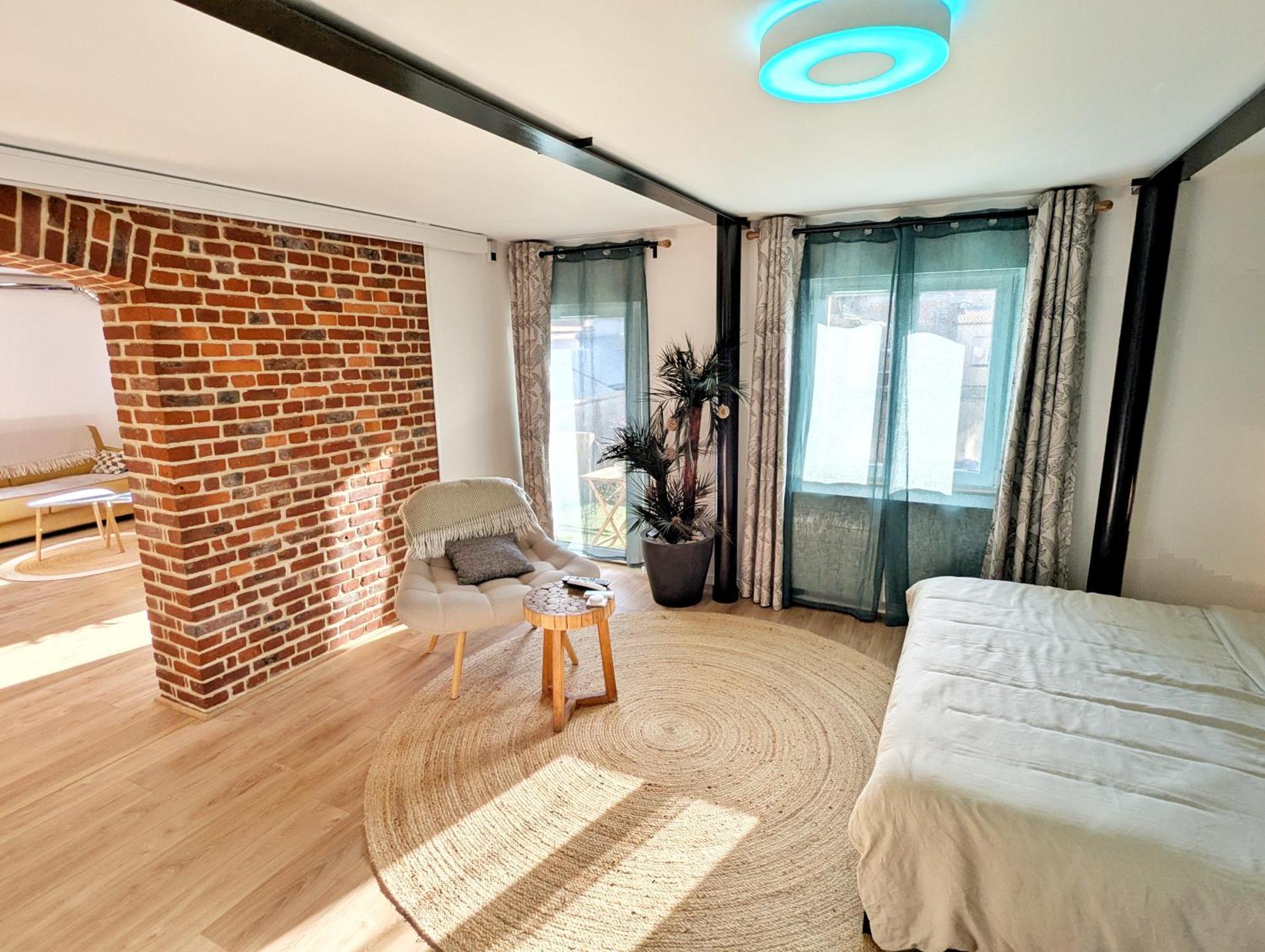 Oasis - Cine, Balneo & Confort A La Apartamento