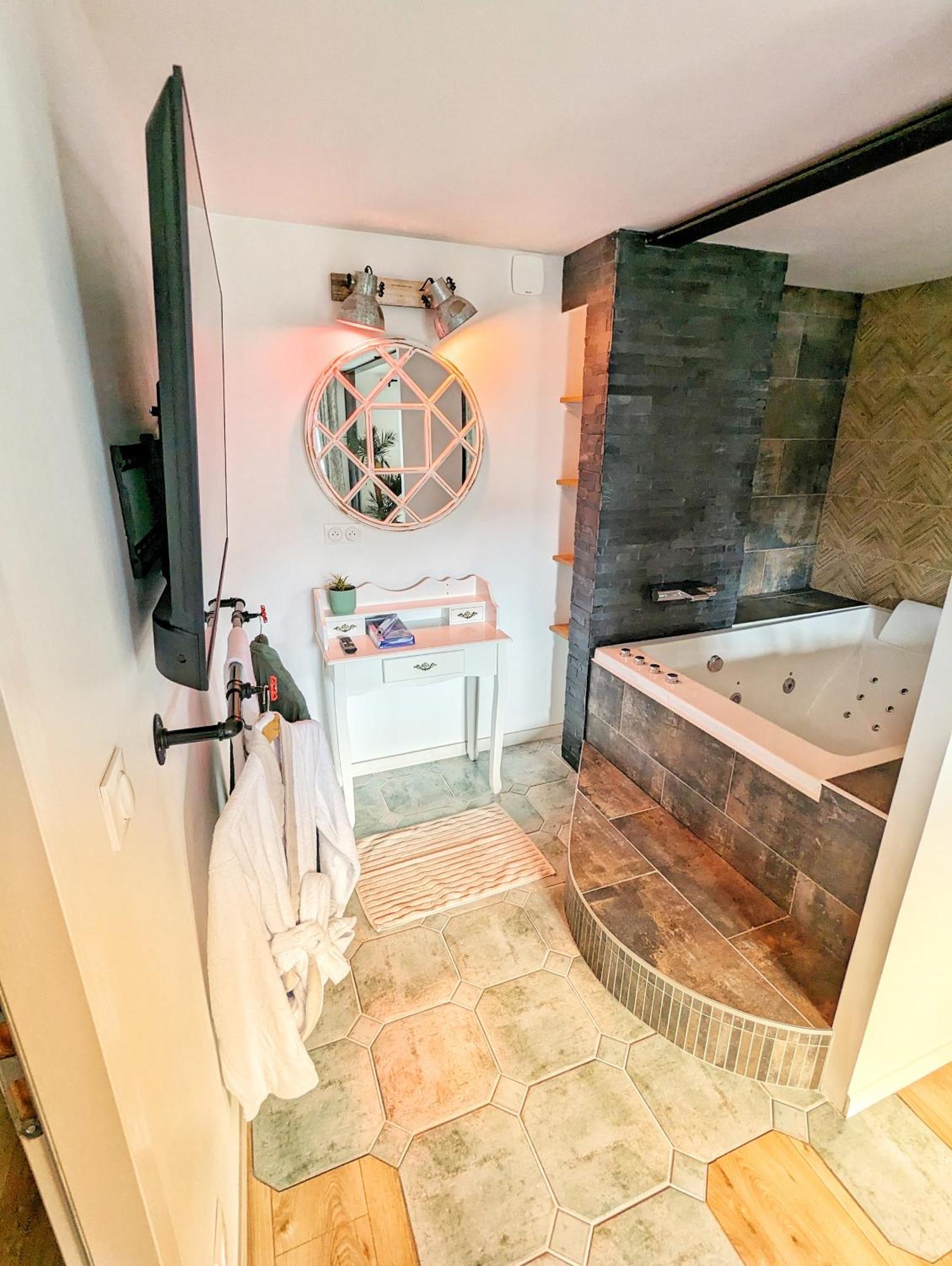 Apartamento Oasis - Cine, Balneo & Confort A La *